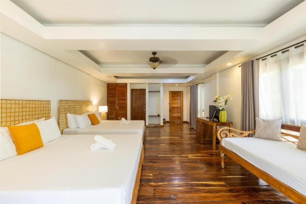 Nabulao Beach Resort Hinoba-an Exterior photo
