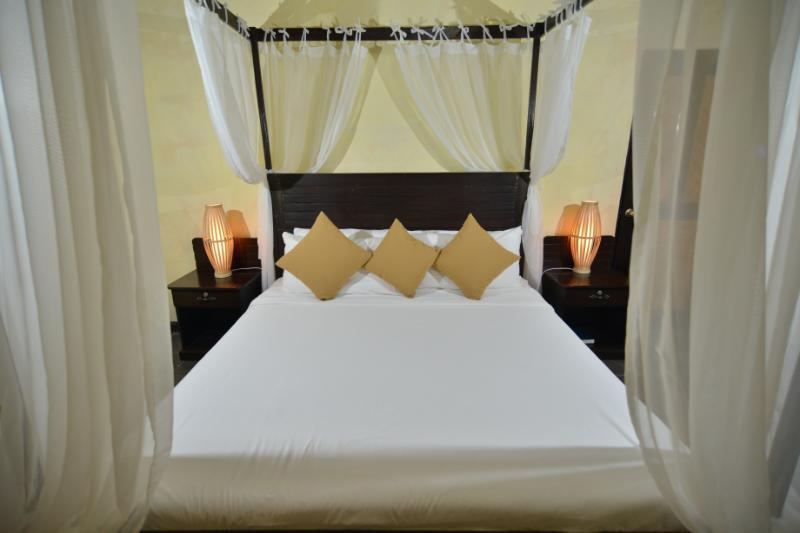 Nabulao Beach Resort Hinoba-an Exterior photo
